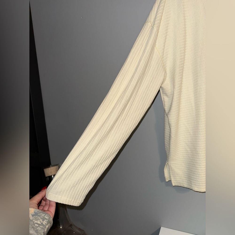 Wonderly Studio Ivory Ribbed Top - Picture 2 of 4